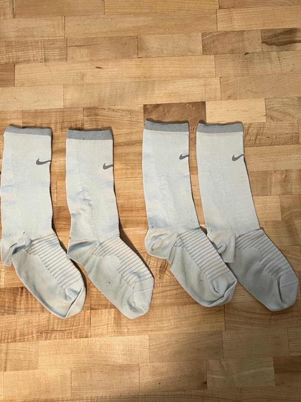 Lot of 2 Pairs Men's Large 10-11.5 Nike Spark Dri Fit Crew Running Socks White